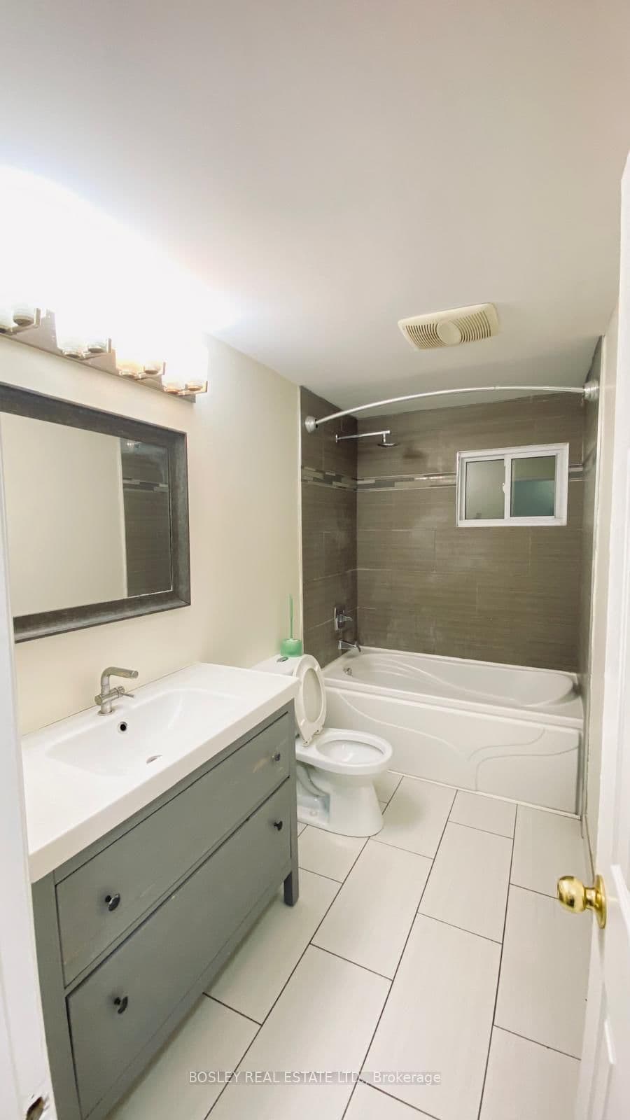 508 Pinetree Crescent thumbnail 6