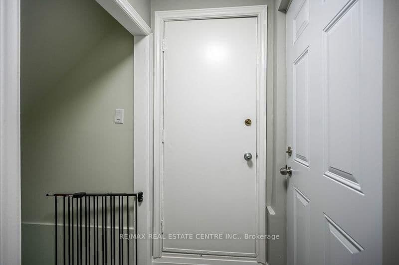 31 Joseph Court, Unit Lower Unit thumbnail 4