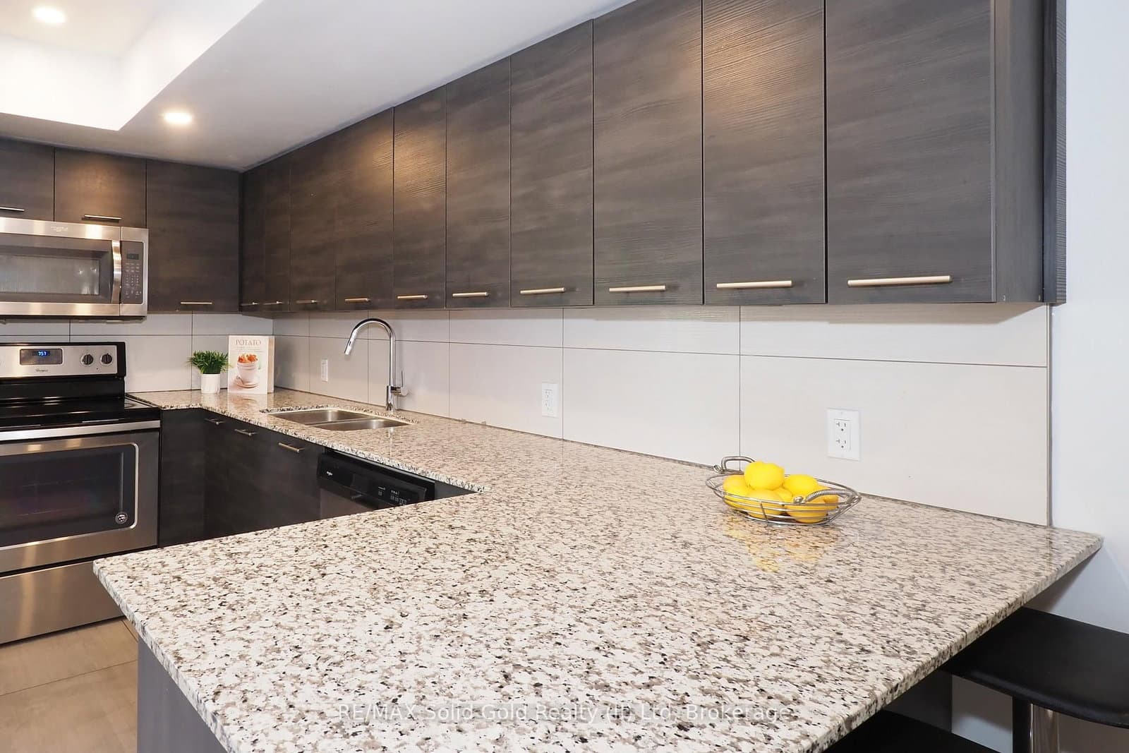 288 Albert Street, Unit 208 thumbnail 14
