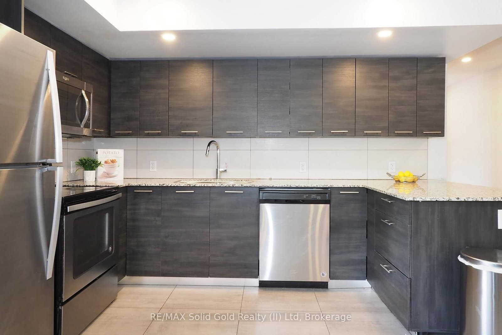288 Albert Street, Unit 208 thumbnail 15