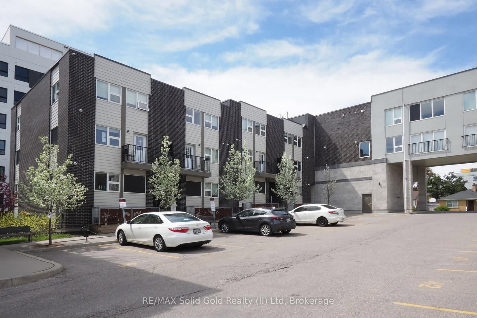 288 Albert Street, Unit 208 thumbnail 3
