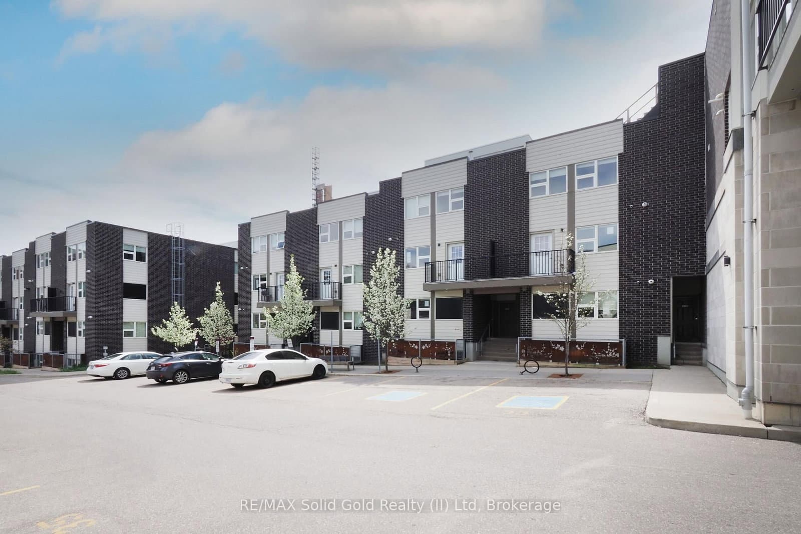 288 Albert Street, Unit 208 thumbnail 4