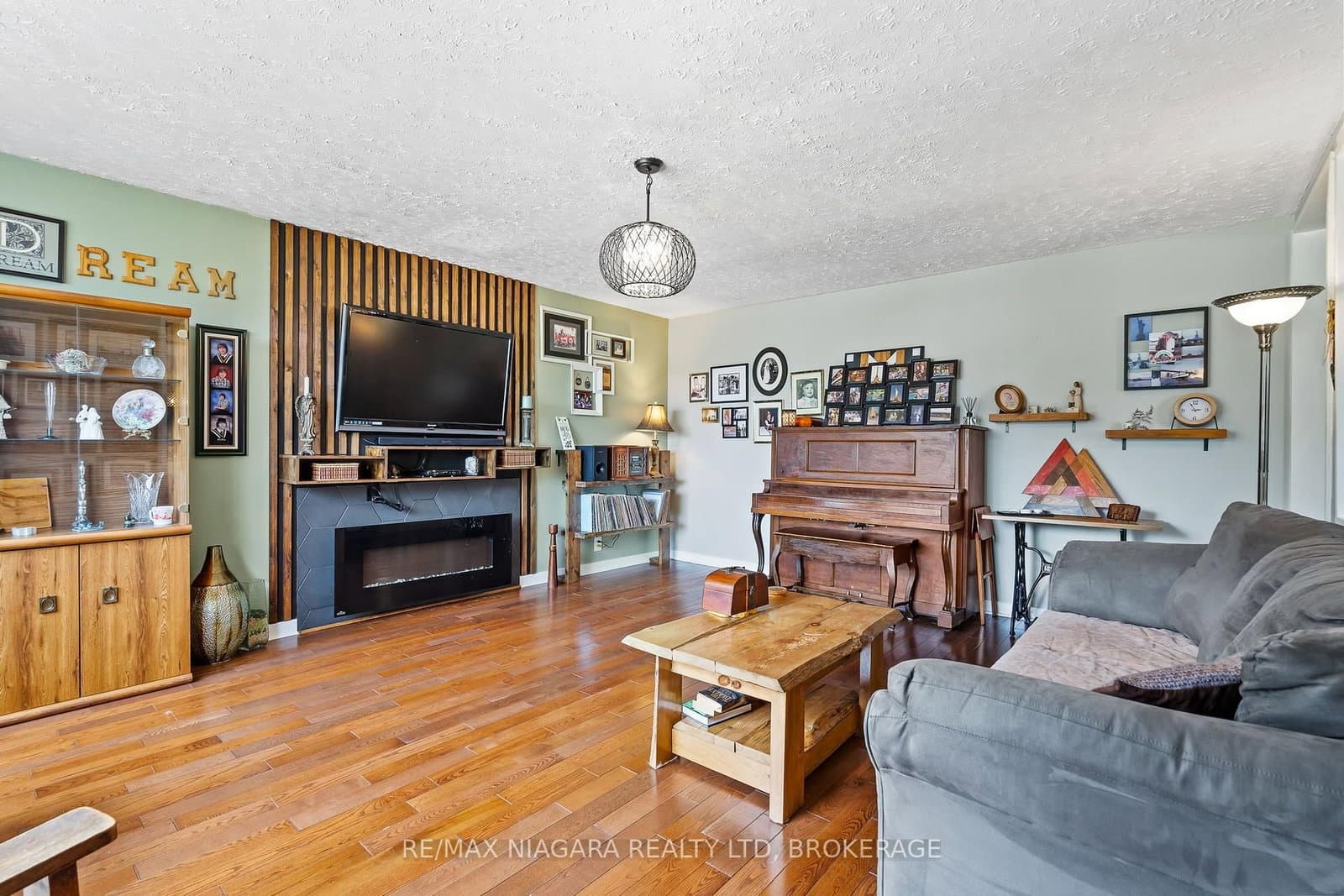 1470 KILLALY Street E thumbnail 11