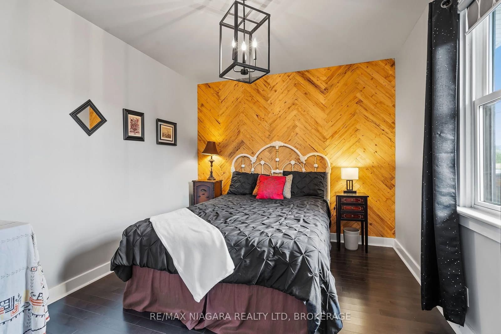 1470 KILLALY Street E thumbnail 15