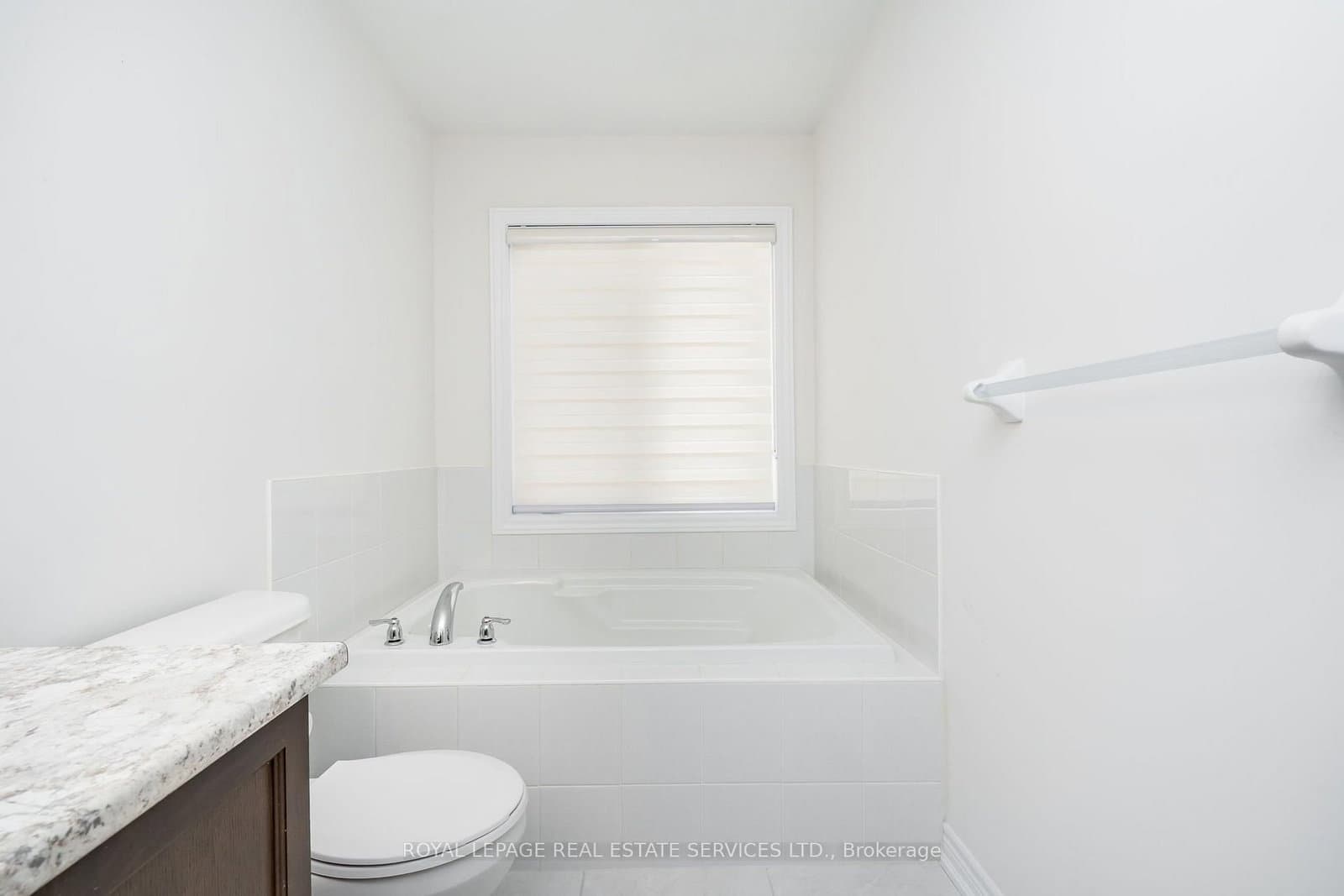 166 Deerpath Drive, Unit 72 thumbnail 34