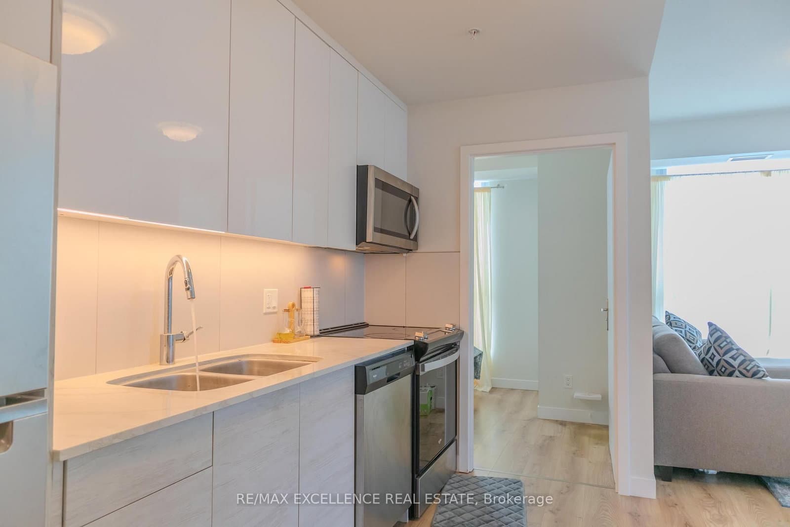 60 Frederick Street W, Unit 2702 thumbnail 9
