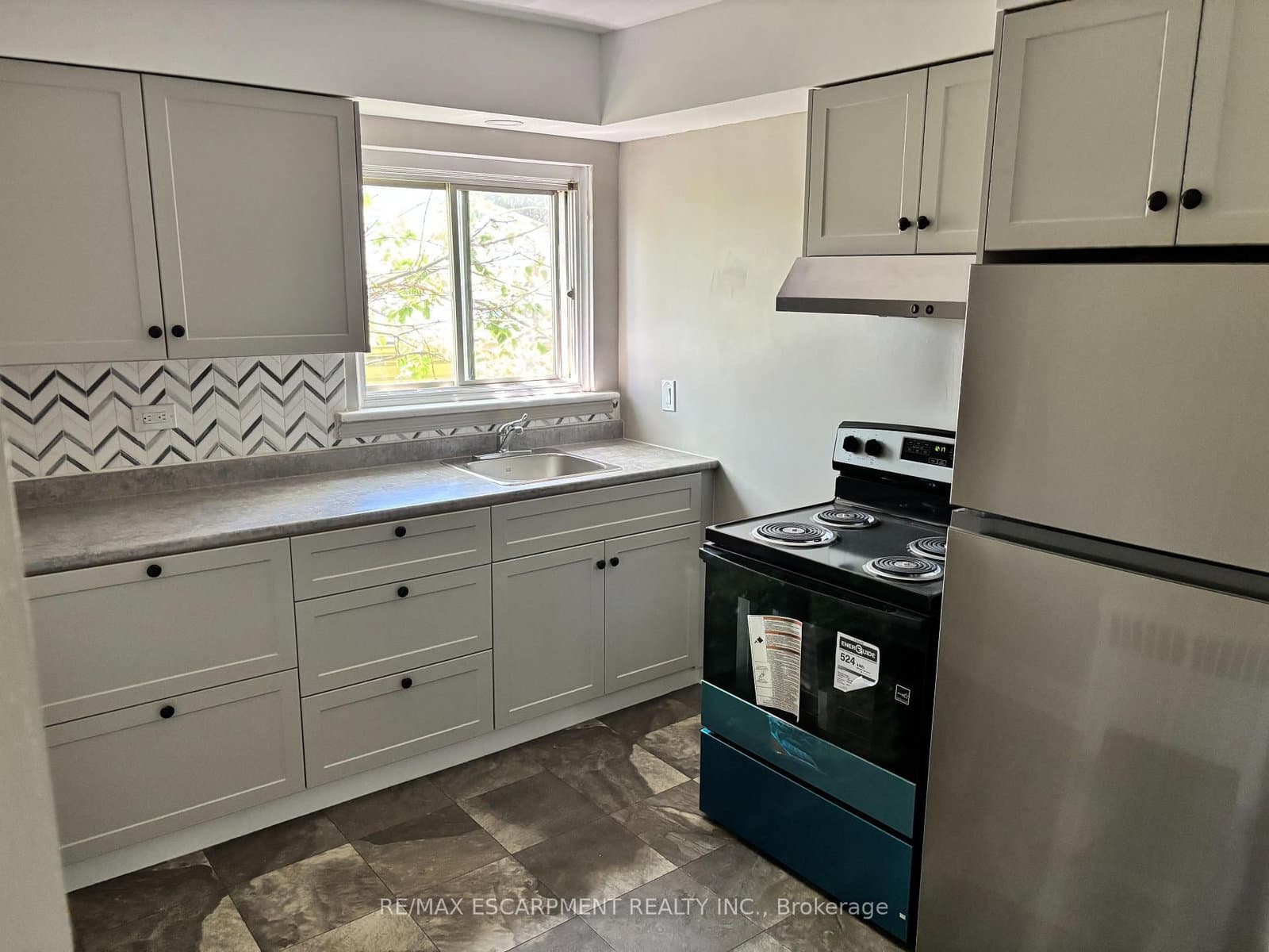 5473 Ontario Avenue, Unit 5