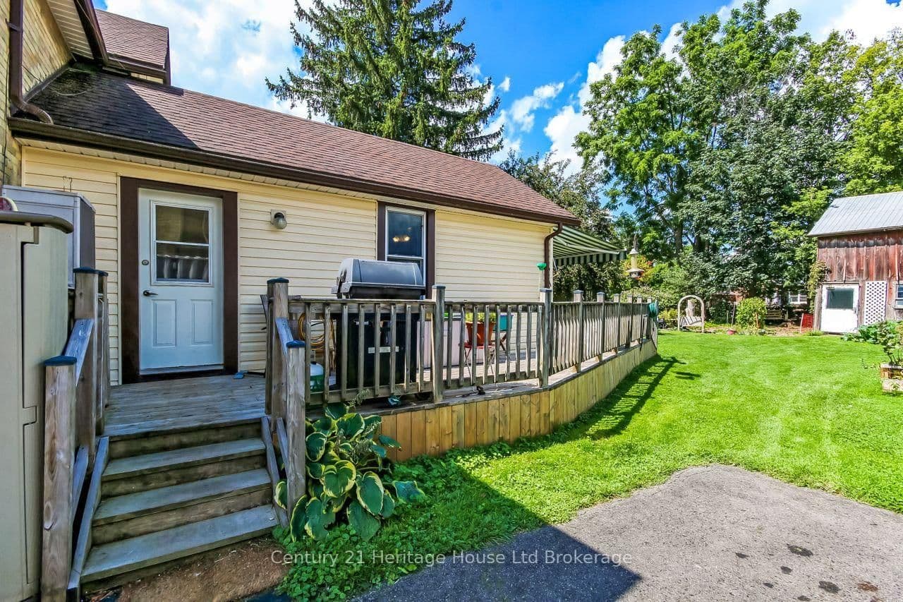 166 Dundas Street W thumbnail 14