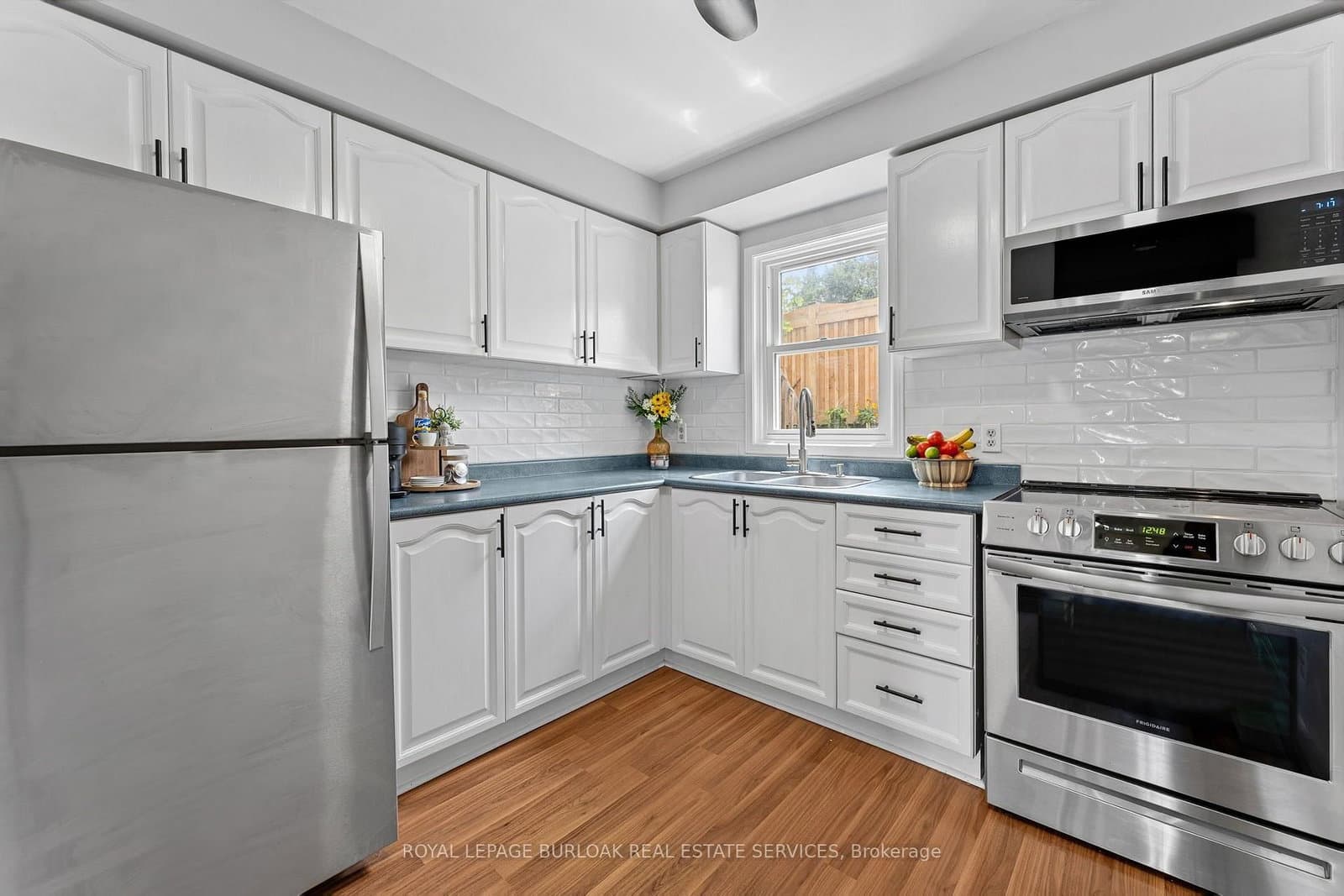 465 Beechwood Place, Unit 12 thumbnail 16