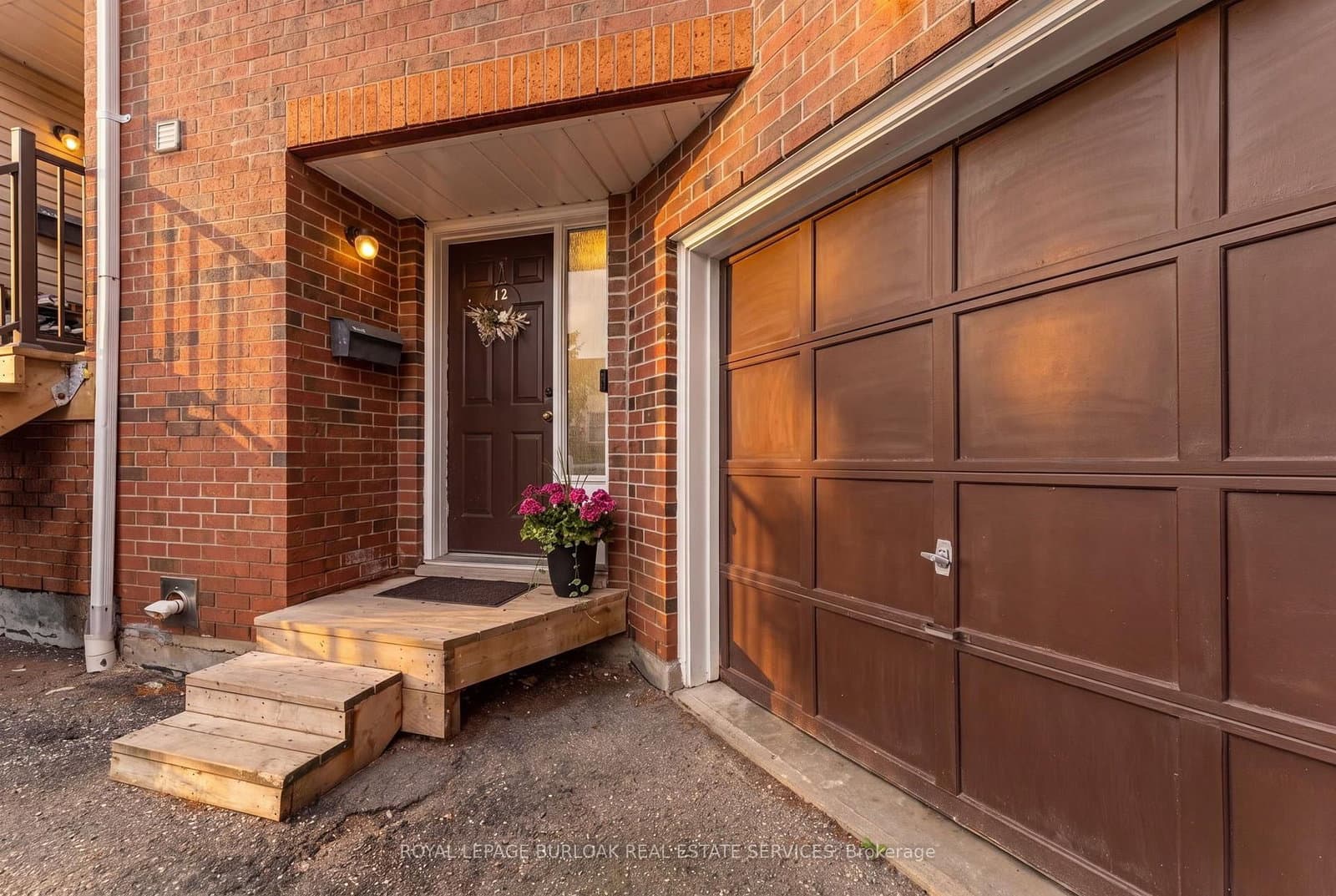 465 Beechwood Place, Unit 12 thumbnail 2
