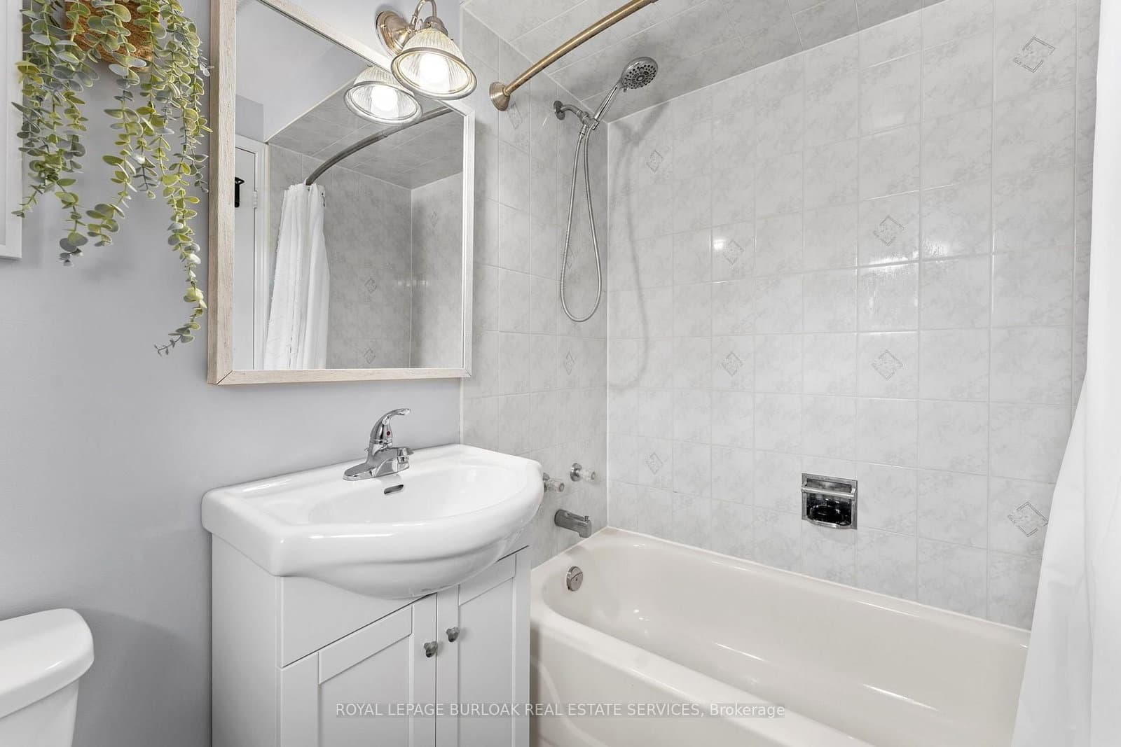 465 Beechwood Place, Unit 12 thumbnail 34
