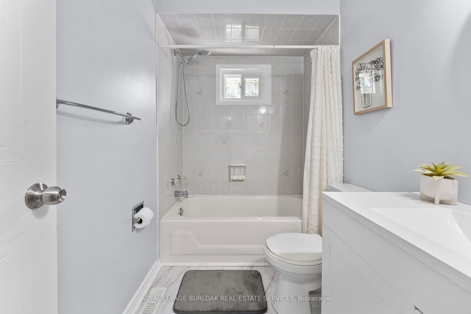 465 Beechwood Place, Unit 12 thumbnail 37
