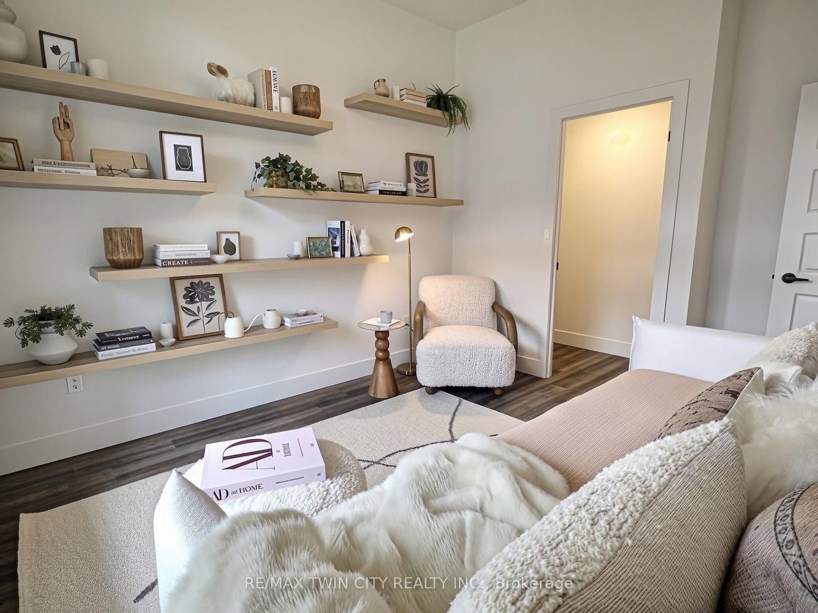 107 Roger Street, Unit 101 thumbnail 17