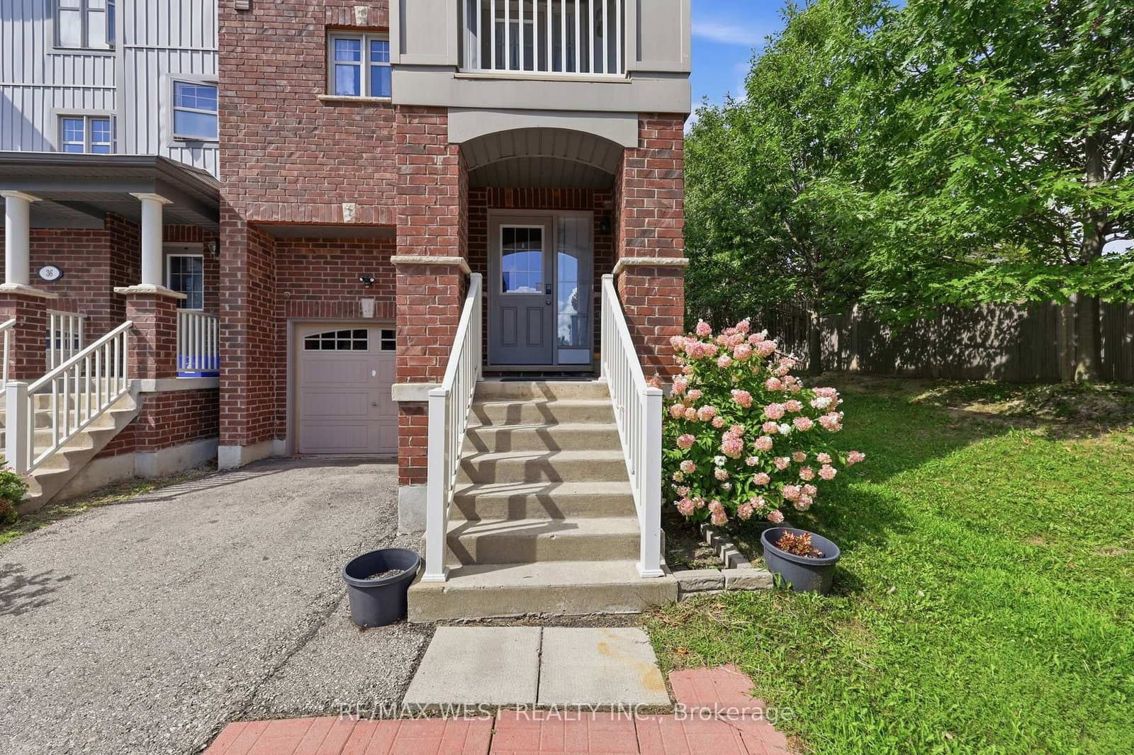 701 Homer Watson Boulevard, Unit 35 thumbnail 2