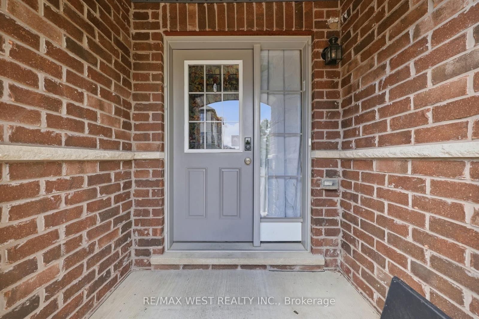 701 Homer Watson Boulevard, Unit 35 thumbnail 3