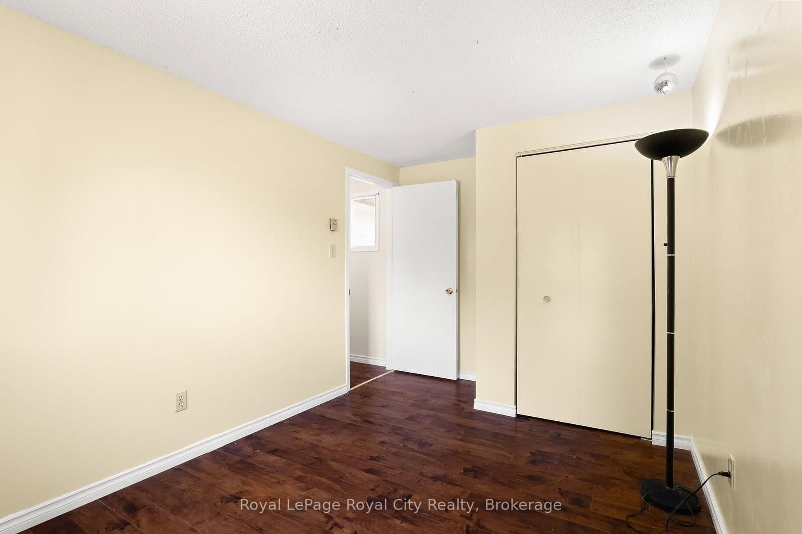 121 Imperial Road N thumbnail 28