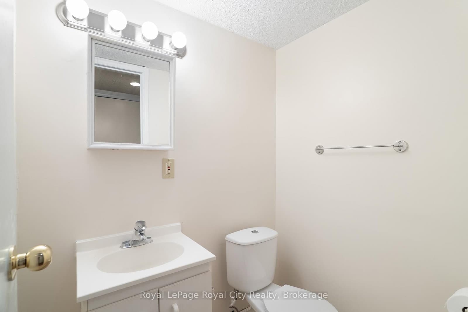 121 Imperial Road N thumbnail 33