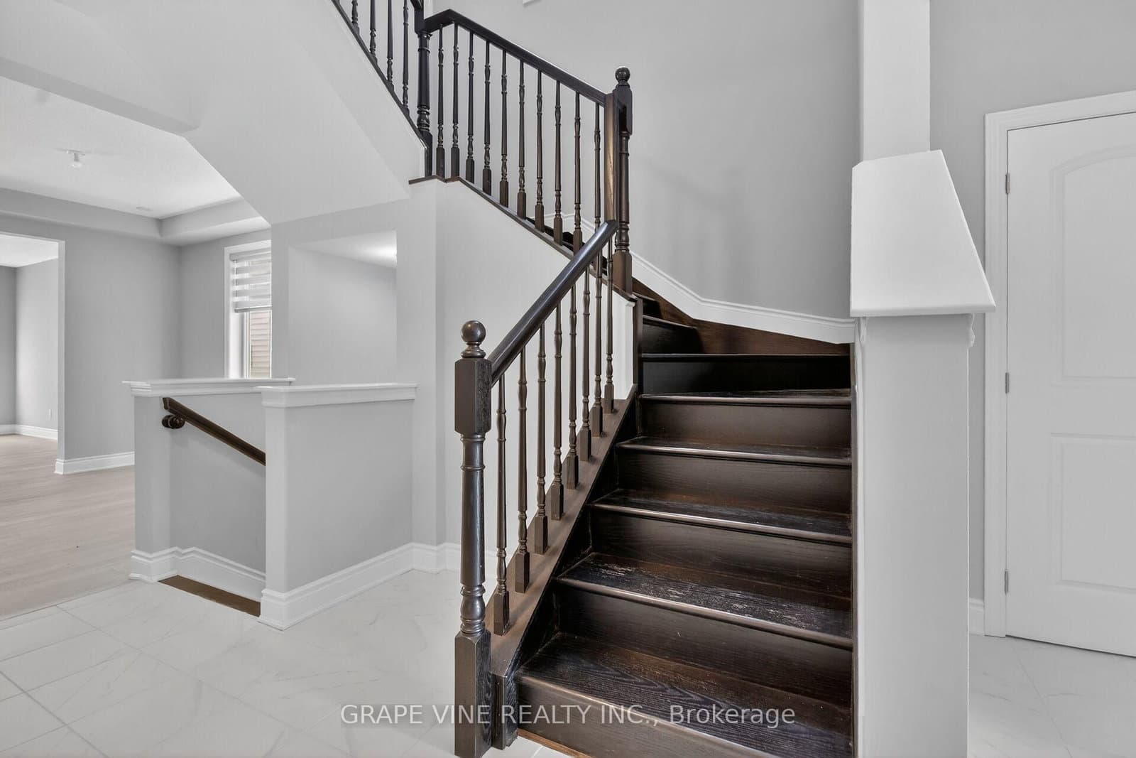 316 Crossway Terrace thumbnail 4