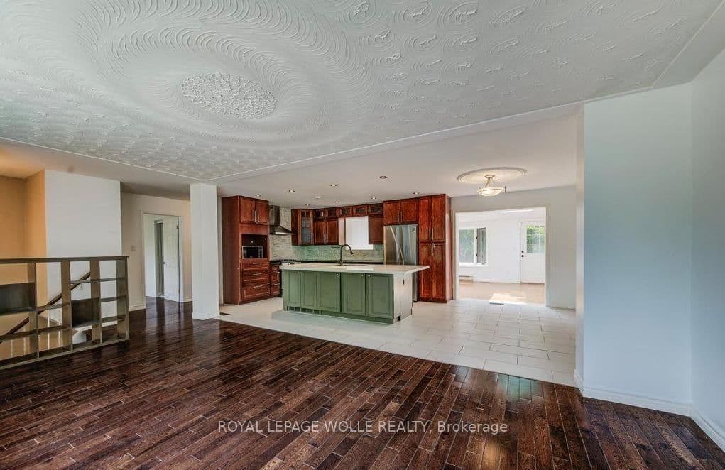 109 White Oak Place thumbnail 2