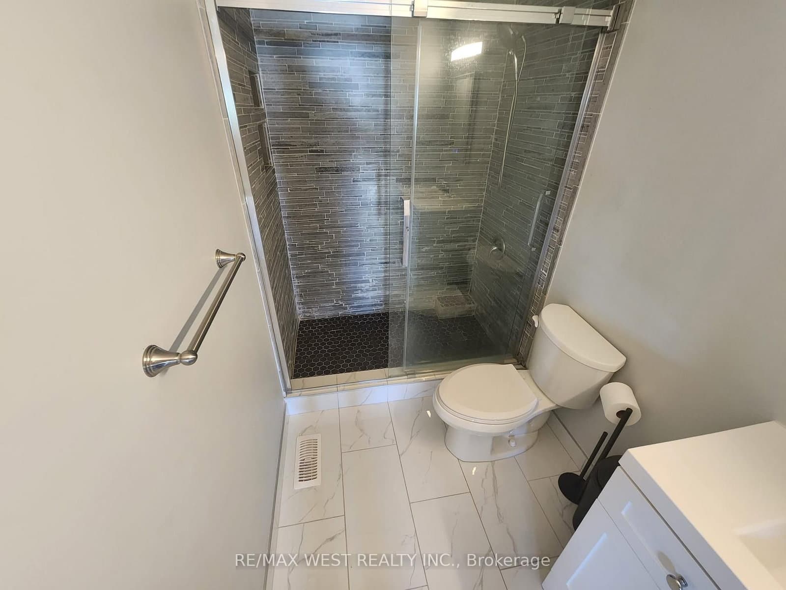 792 Butternut Avenue thumbnail 27