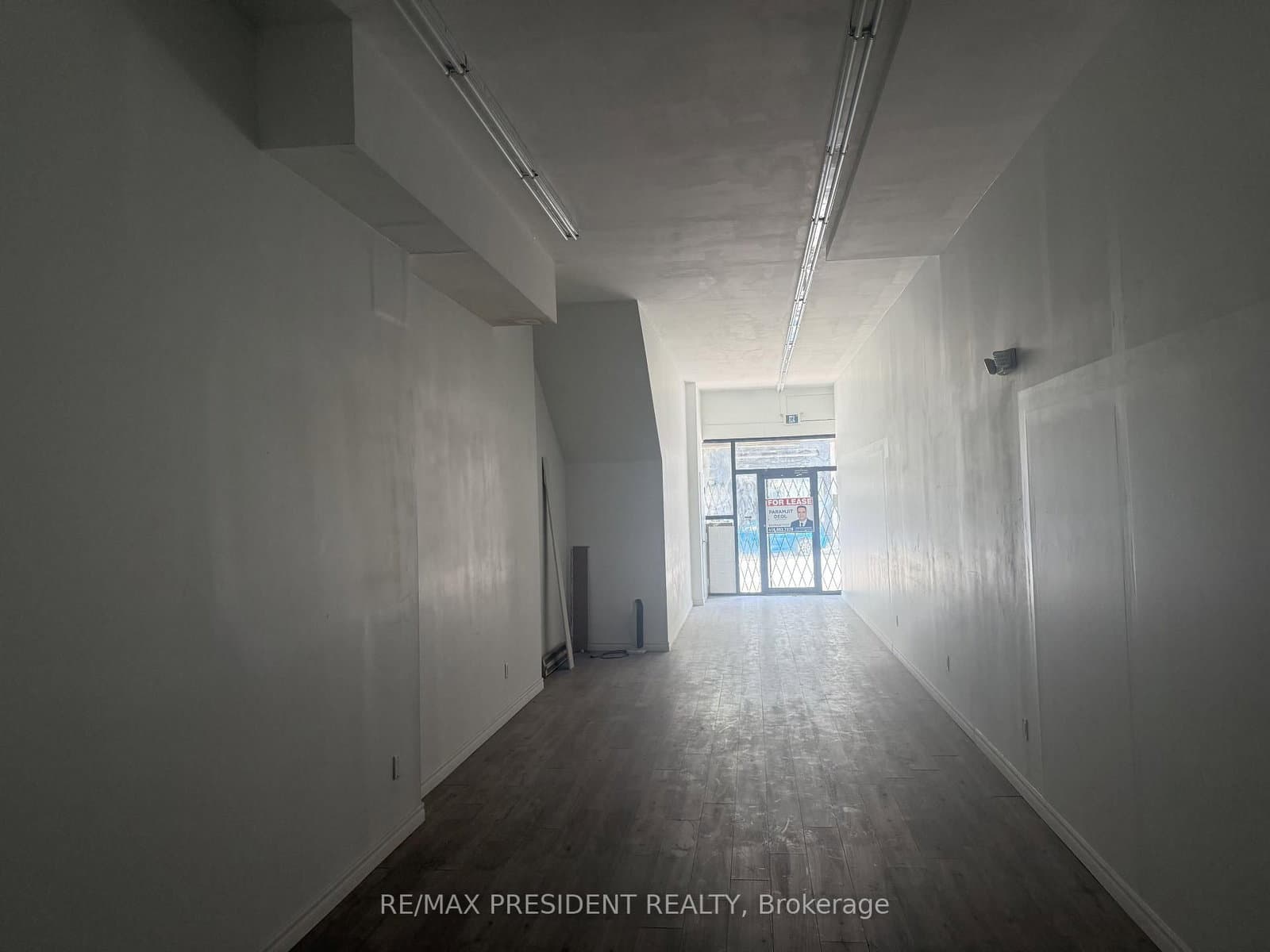 135 James Street N, Unit 1 thumbnail 3