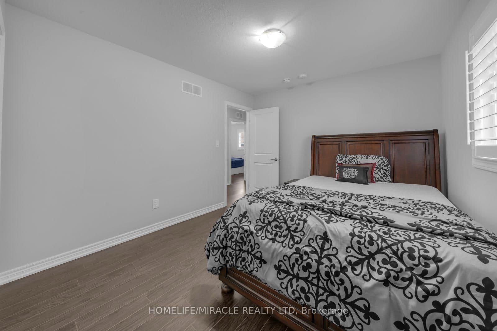 83 Monarch Street thumbnail 18