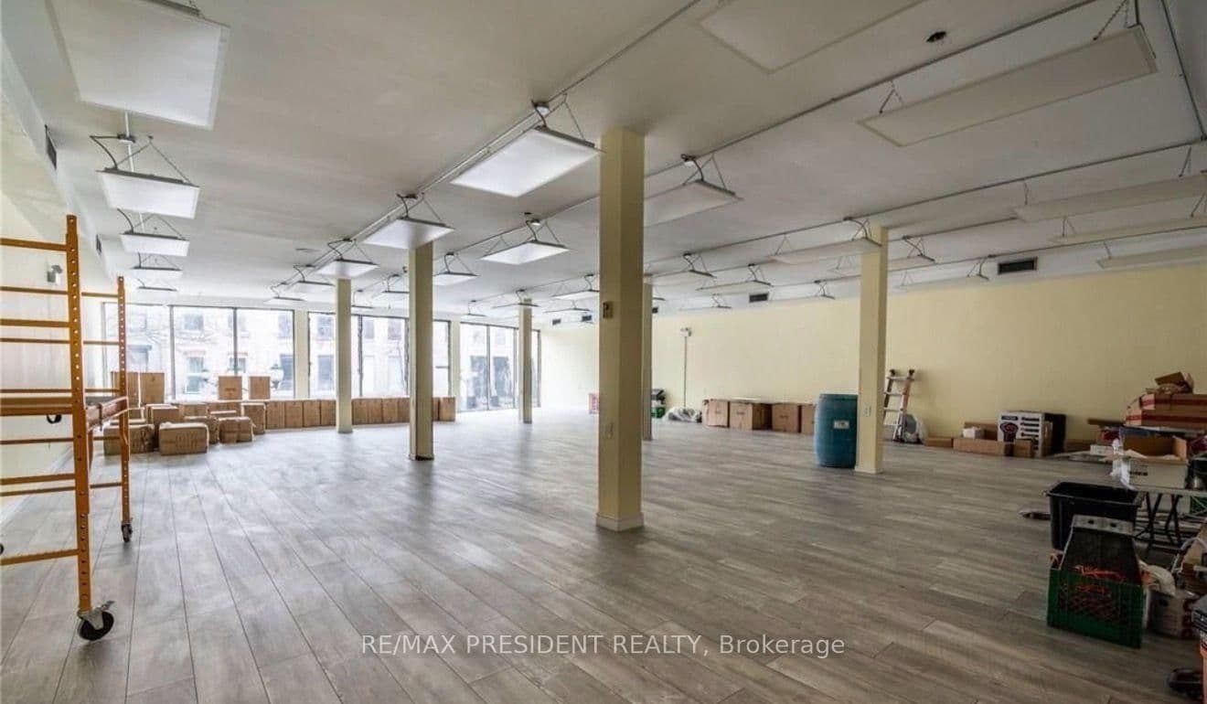 135 James Street N, Unit 3 thumbnail 3