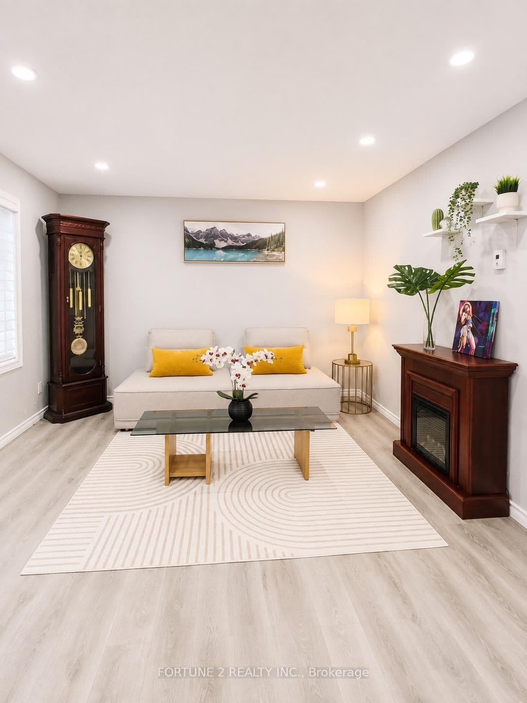 21 Roberts Crescent thumbnail 2