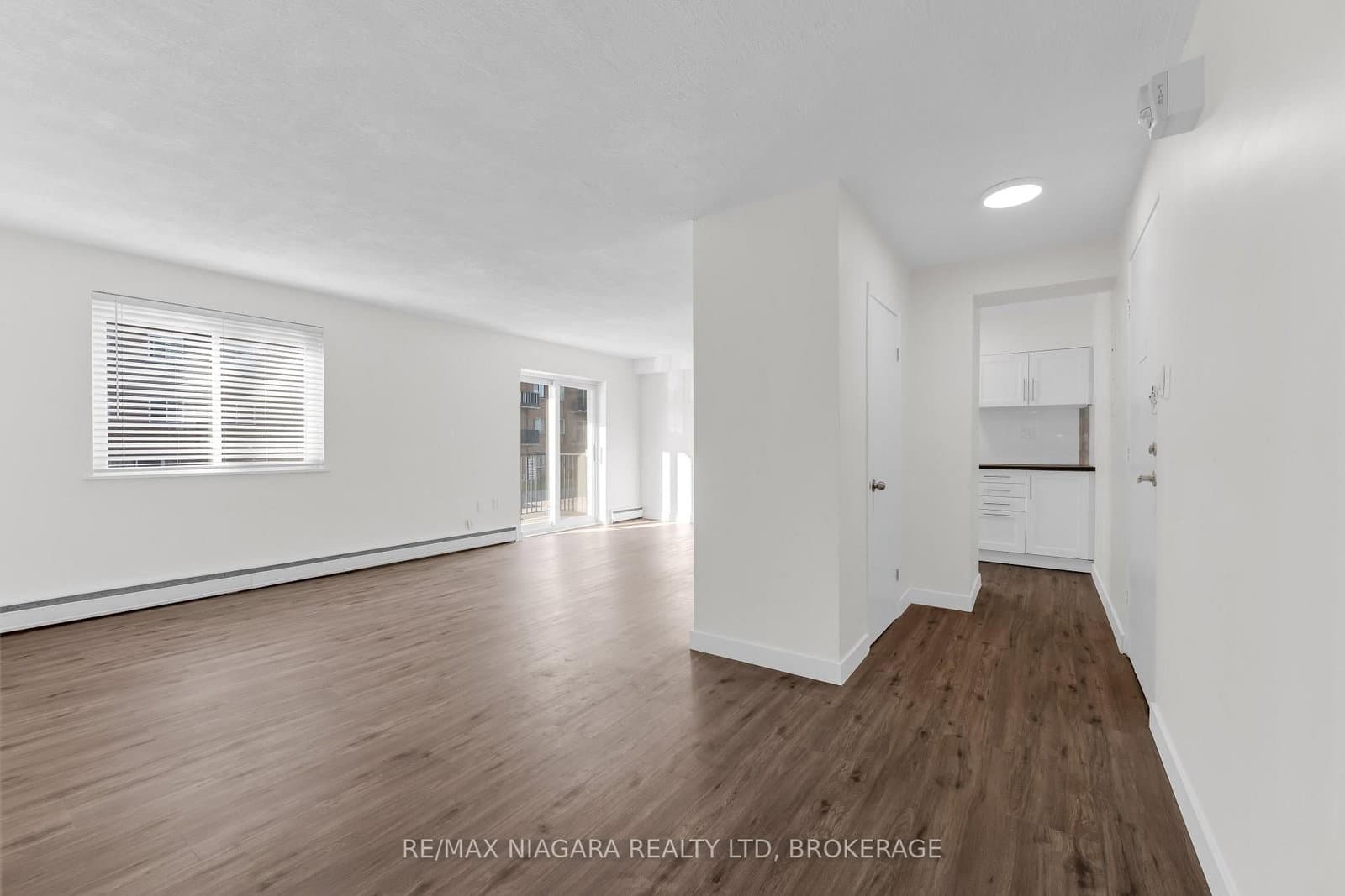 452 Carlton Street, Unit 25 thumbnail 10