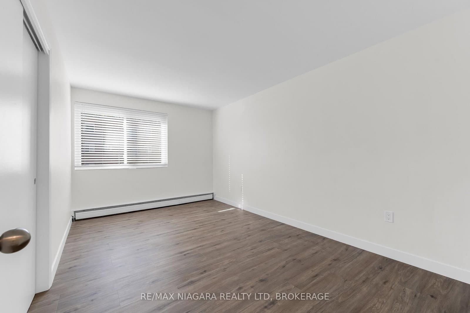 452 Carlton Street, Unit 25 thumbnail 14