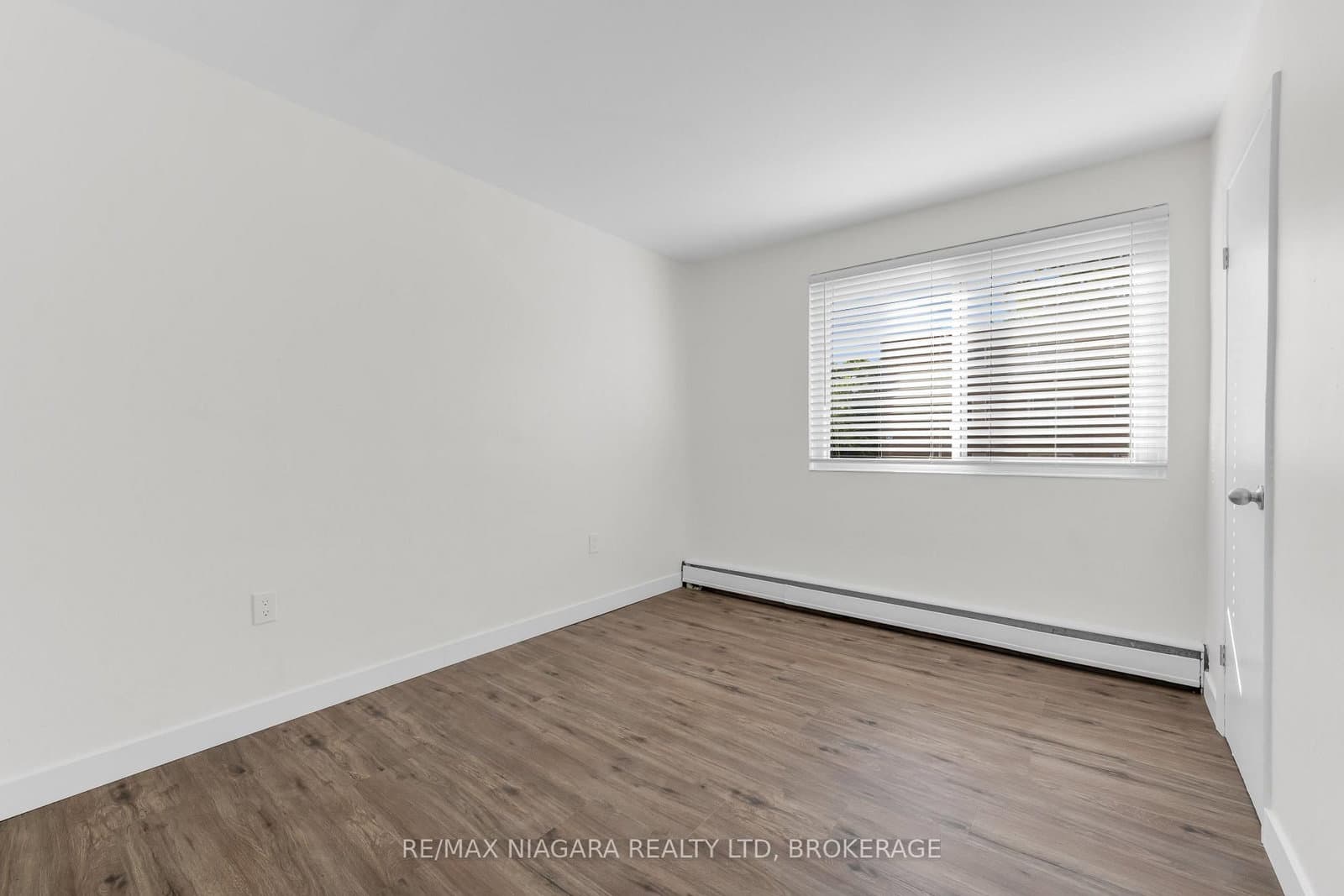 452 Carlton Street, Unit 25 thumbnail 16