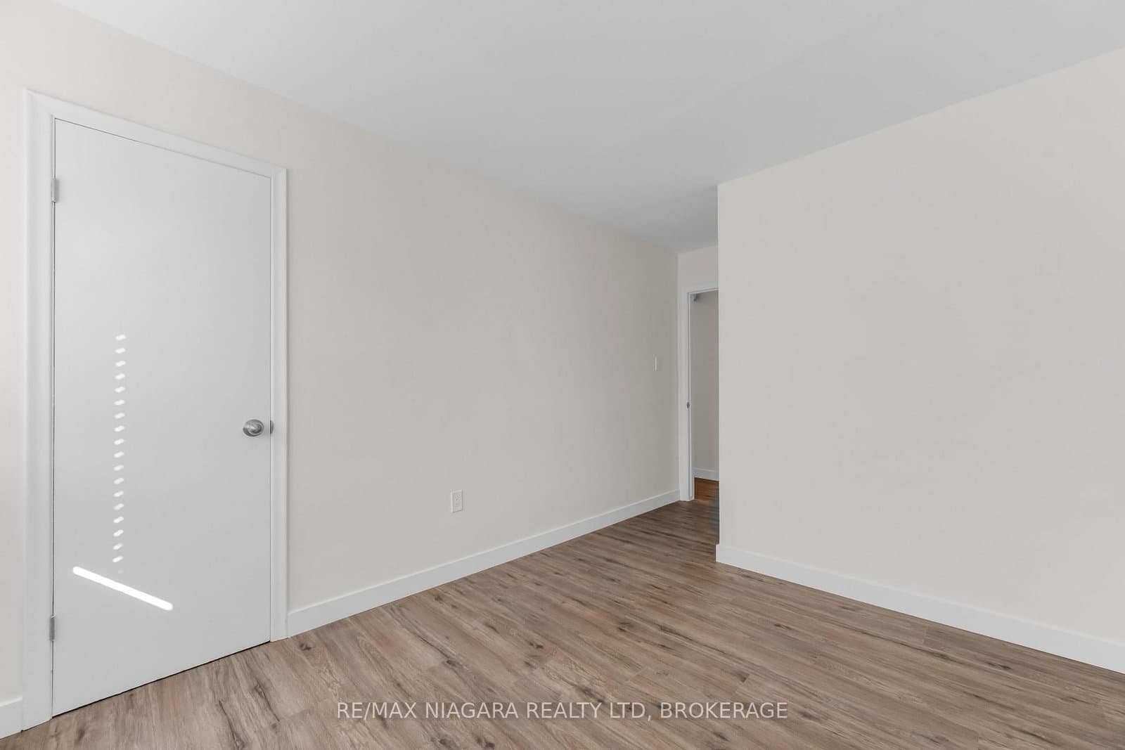452 Carlton Street, Unit 25 thumbnail 17