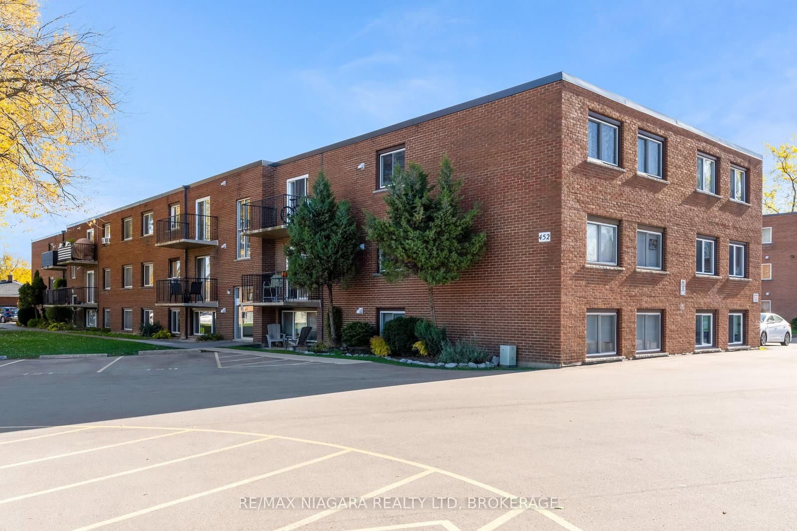 452 Carlton Street, Unit 25 thumbnail 2