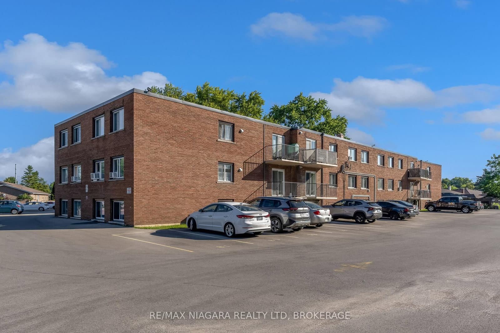 452 Carlton Street, Unit 25 thumbnail 23