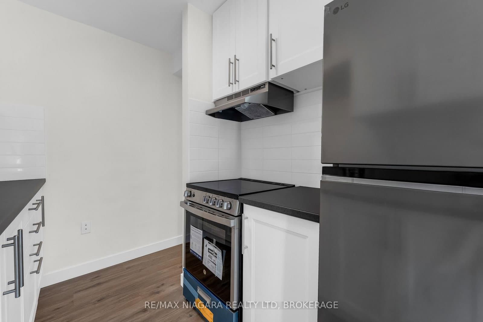 452 Carlton Street, Unit 25 thumbnail 6