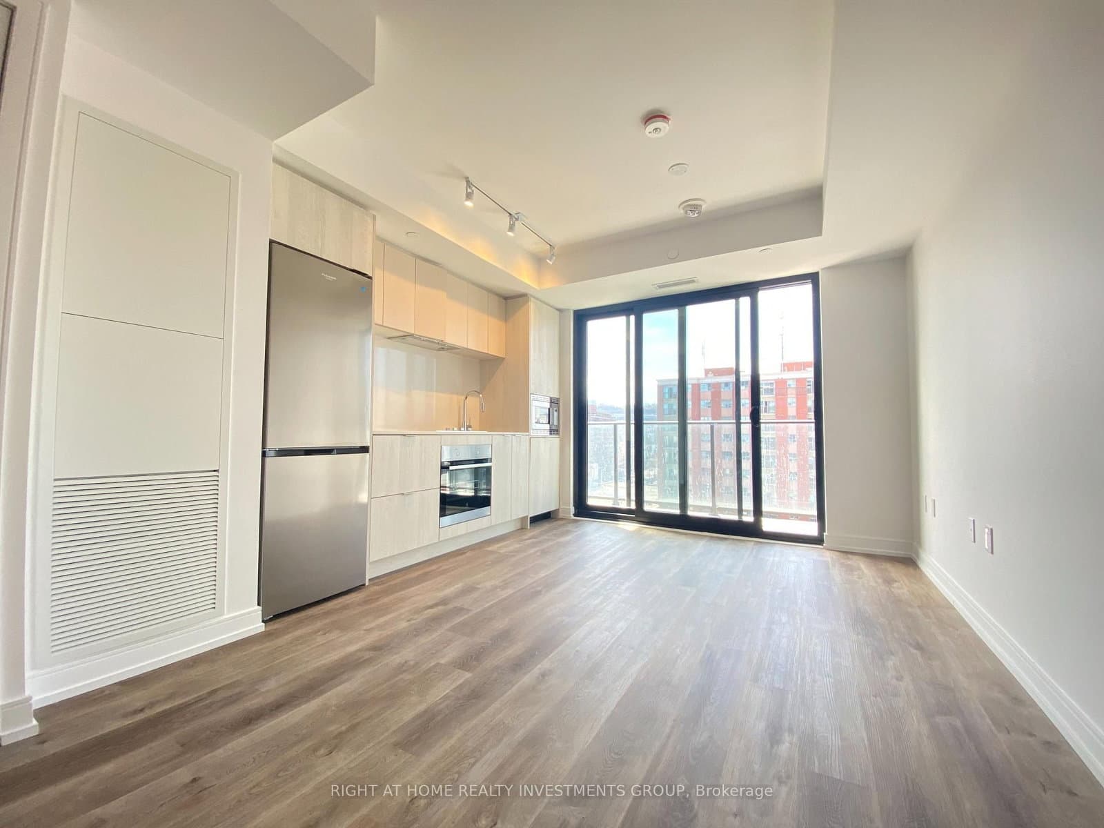 1 Jarvis Street, Unit 903 thumbnail 3
