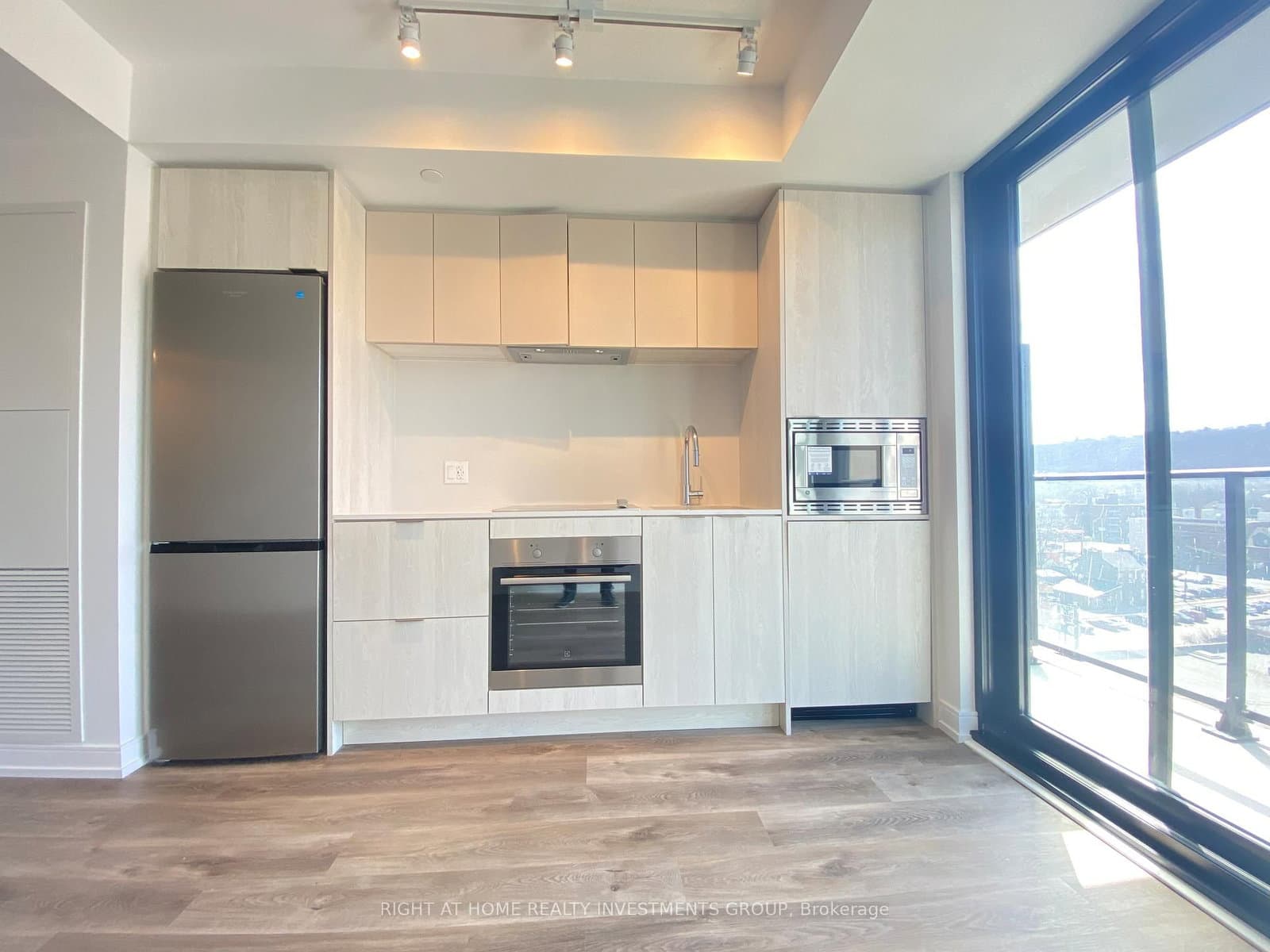 1 Jarvis Street, Unit 903 thumbnail 6