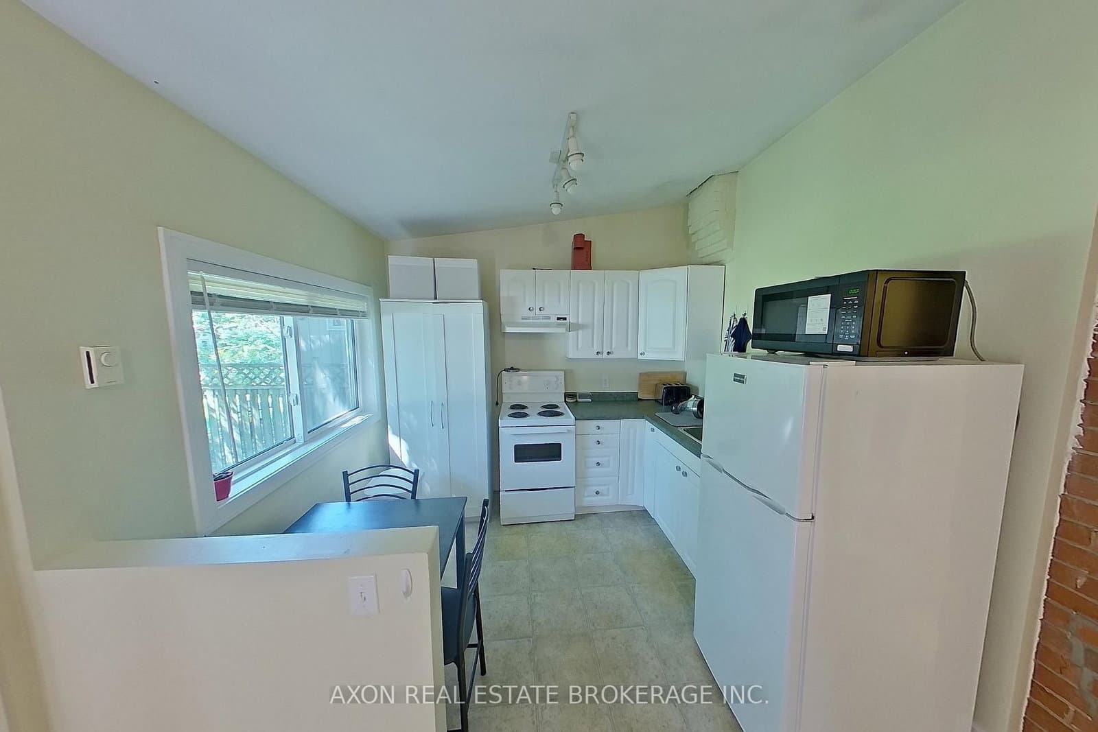 408 Albert Street thumbnail 13