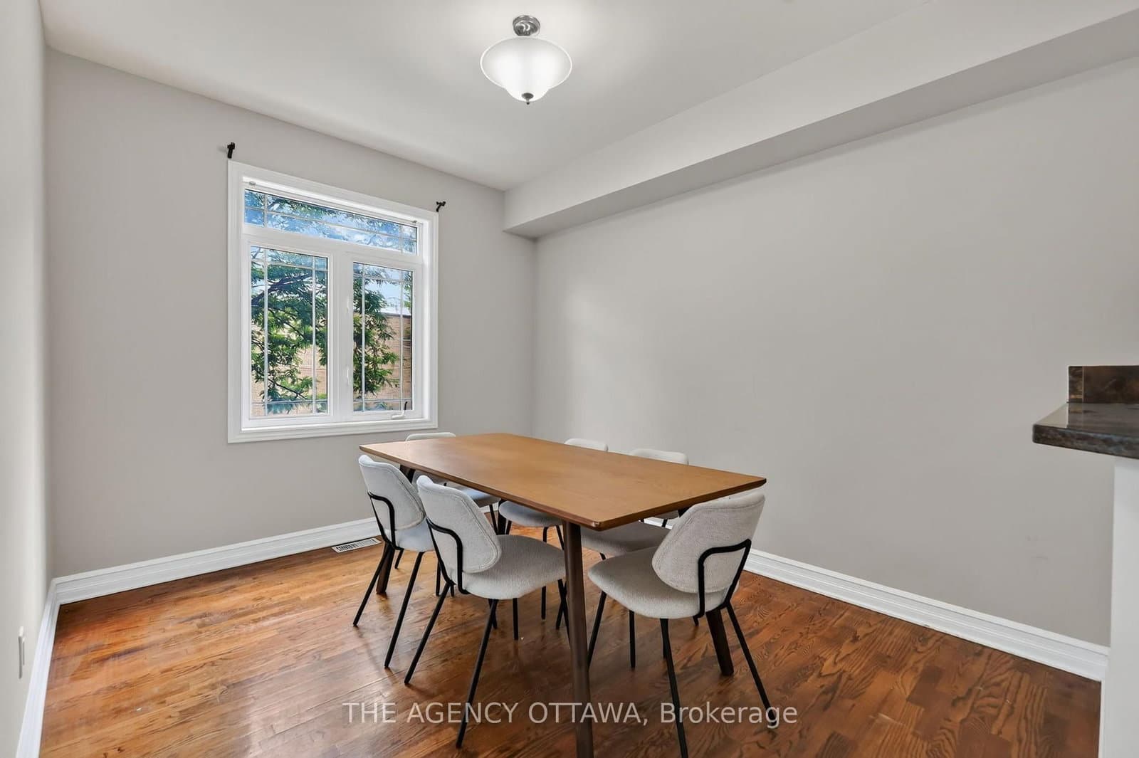 711 Churchill Avenue N, Unit 203 thumbnail 20