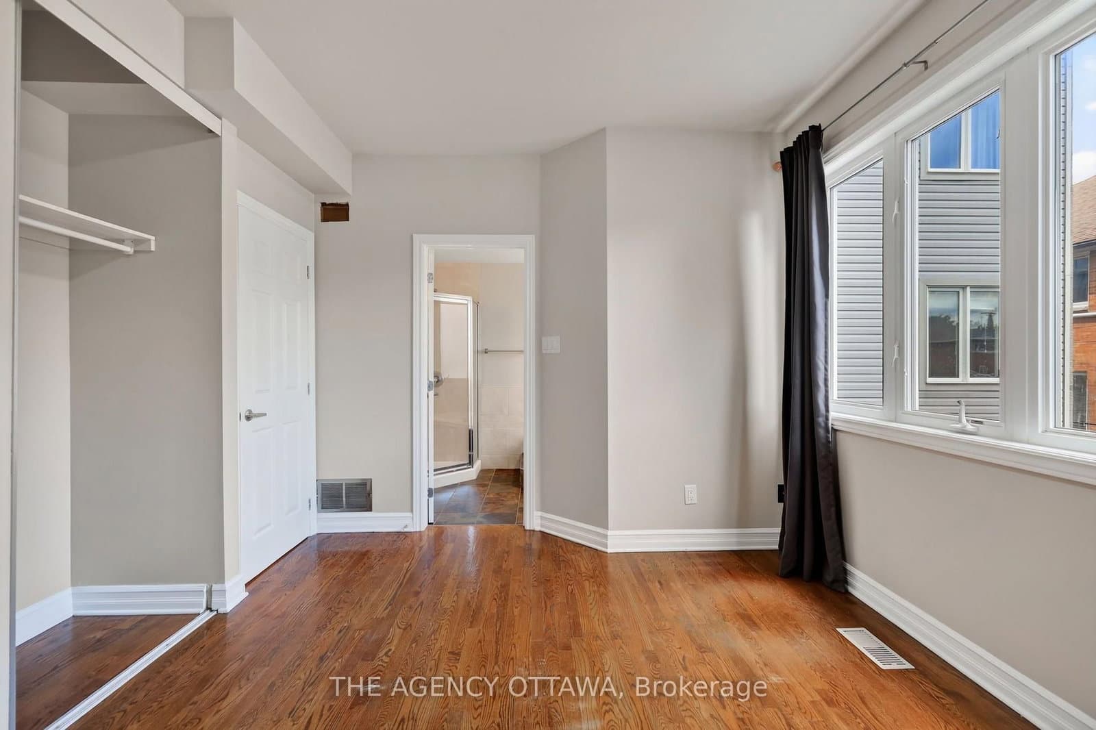 711 Churchill Avenue N, Unit 203 thumbnail 27