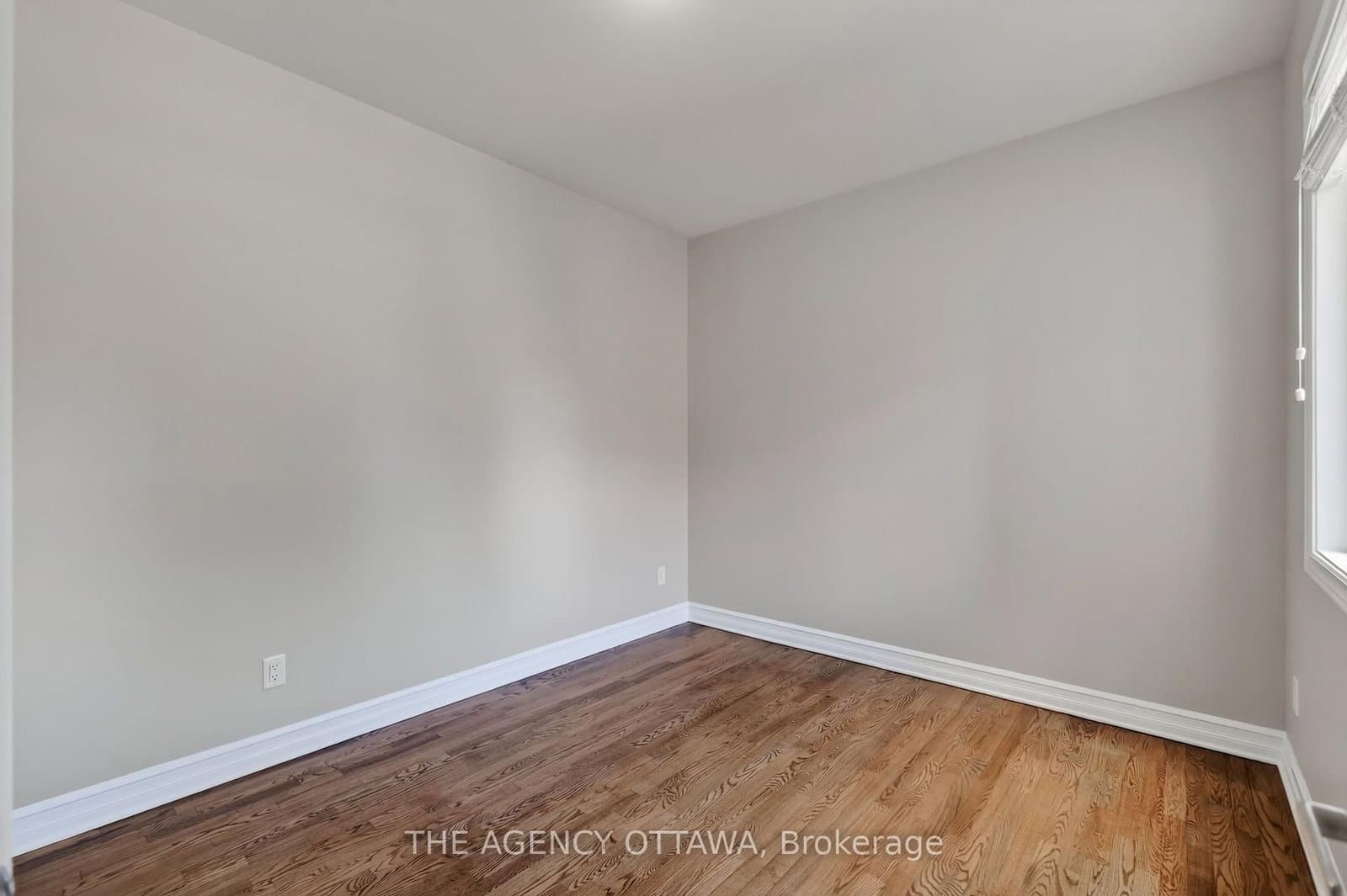 711 Churchill Avenue N, Unit 203 thumbnail 32