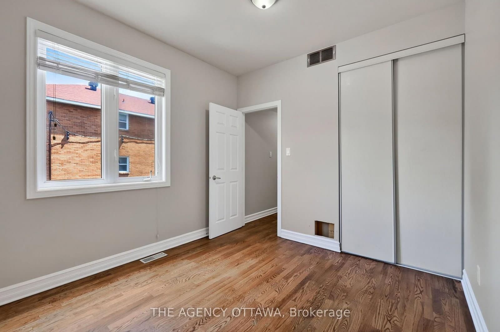 711 Churchill Avenue N, Unit 203 thumbnail 33
