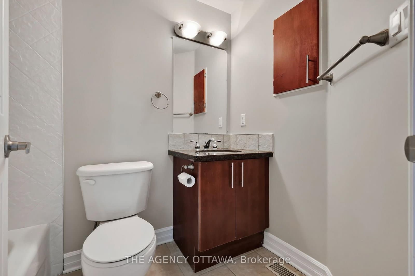 711 Churchill Avenue N, Unit 203 thumbnail 34