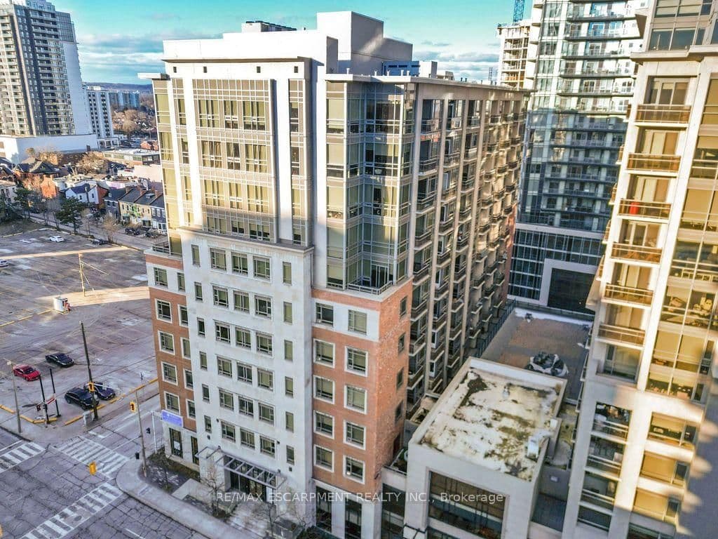 150 Main Street W, Unit 810 thumbnail 2