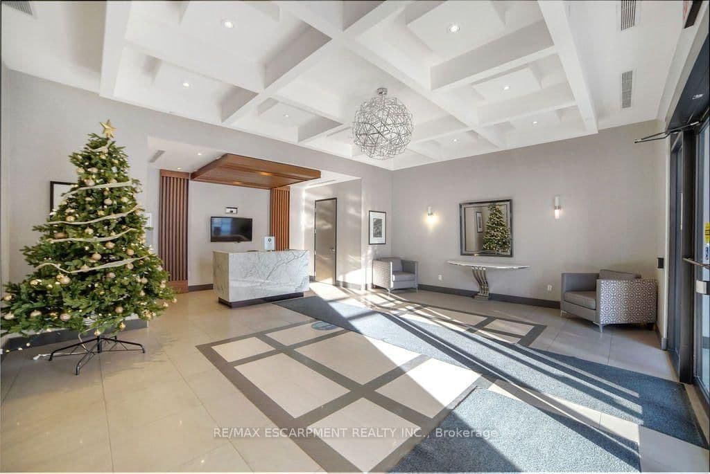 150 Main Street W, Unit 810 thumbnail 25