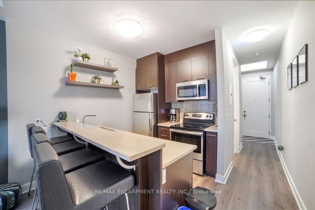 150 Main Street W, Unit 810 thumbnail 6