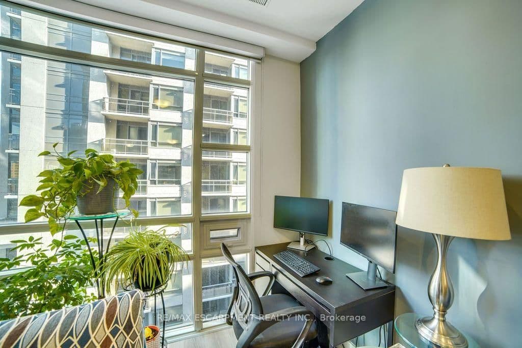 150 Main Street W, Unit 810 thumbnail 12