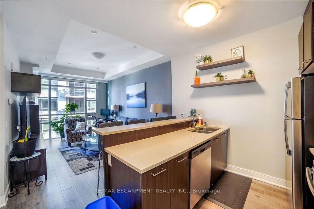 150 Main Street W, Unit 810 thumbnail 5