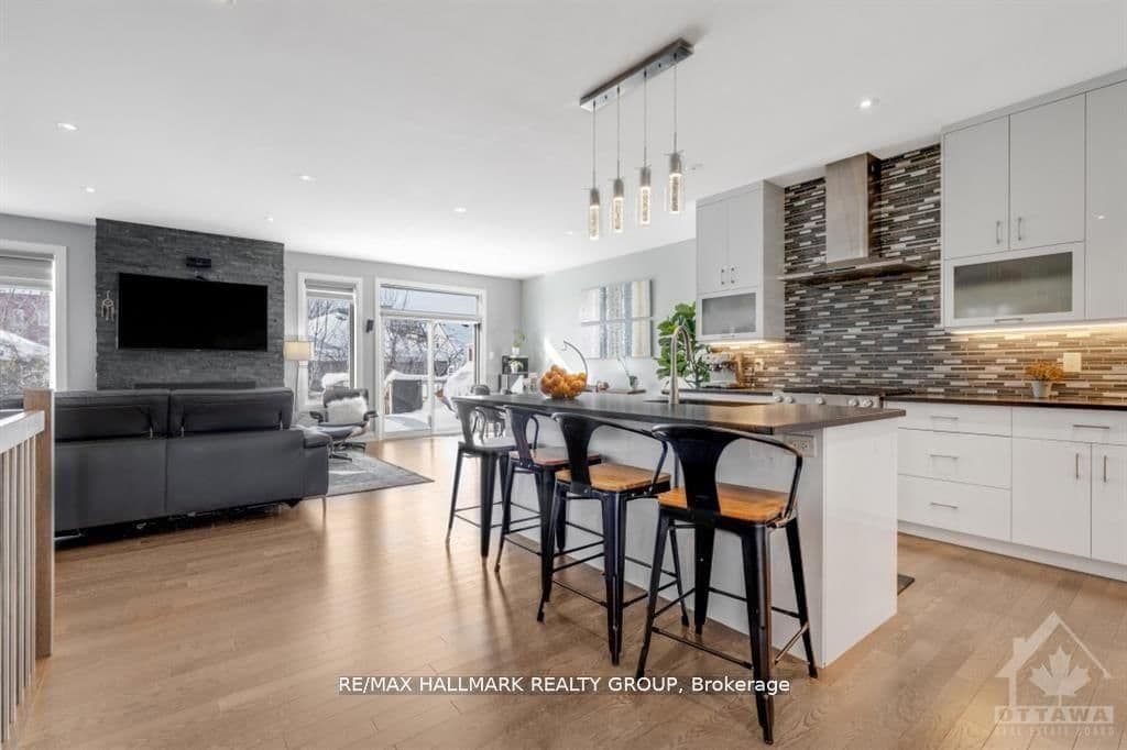 250 Richardson Avenue thumbnail 6