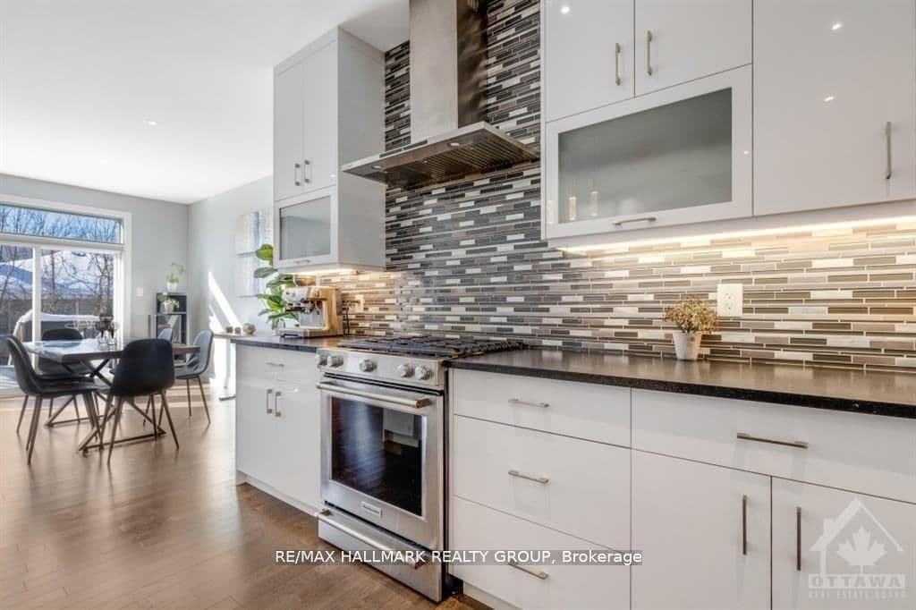 250 Richardson Avenue thumbnail 7